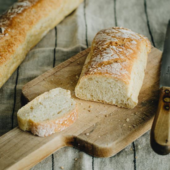 Homemade French Bread {Easy Recipe}