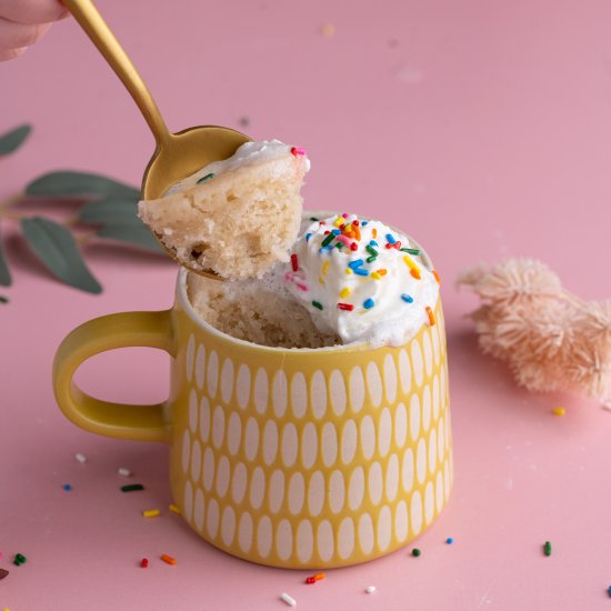 5-Minute Vegan Vanilla Mug Cake