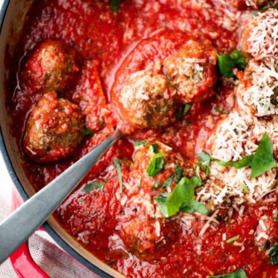 Dutch Oven Meatballs with Marinara