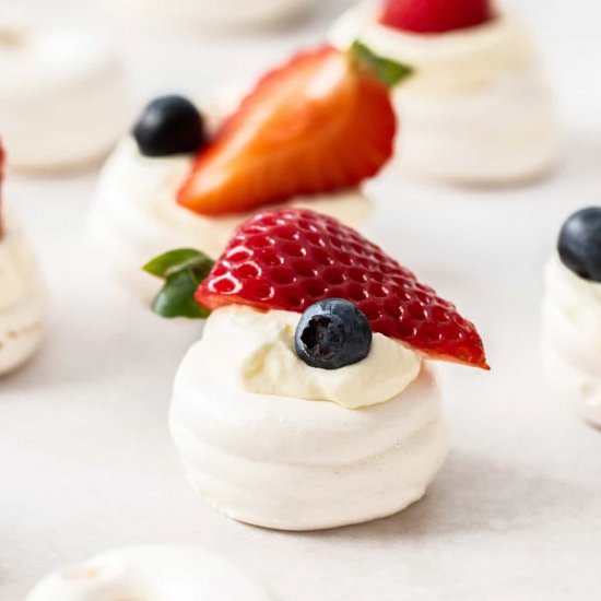 Mini Meringues with Berries