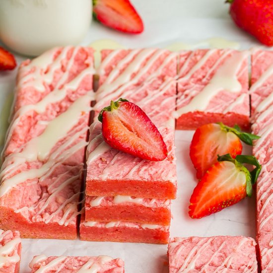 3 Ingredient Strawberry Brownies