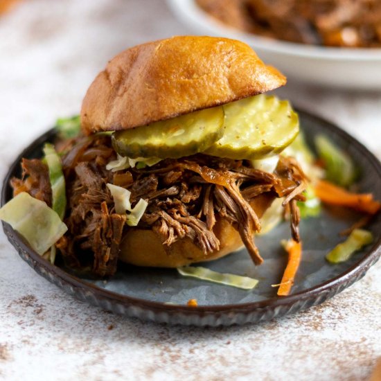 BBQ Pulled Beef (Slow Cooker)