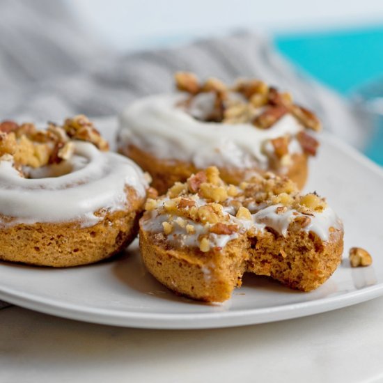 Baked carrot cake donuts