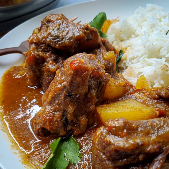 Rabo Encendido (Cuban Oxtail Stew)