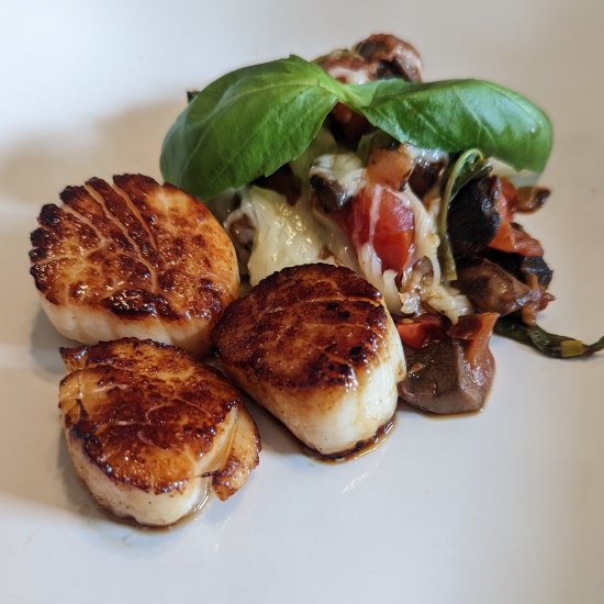 Pan Seared Scallops with Mushrooms