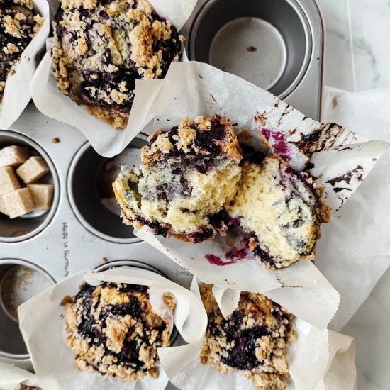 Blueberry Muffins with Crumble Topp