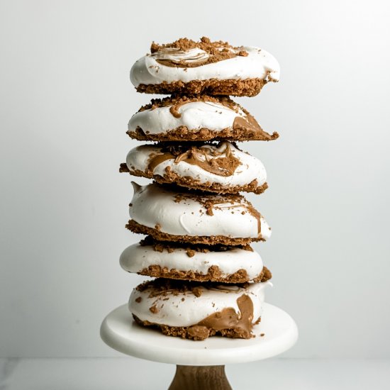 biscoff meringues