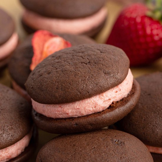 Strawberry-Rose Whoopie Pies