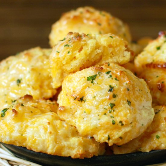 Cheddar Bay Biscuits