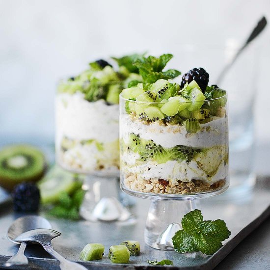 Kiwi, Granola & Yogurt Parfait