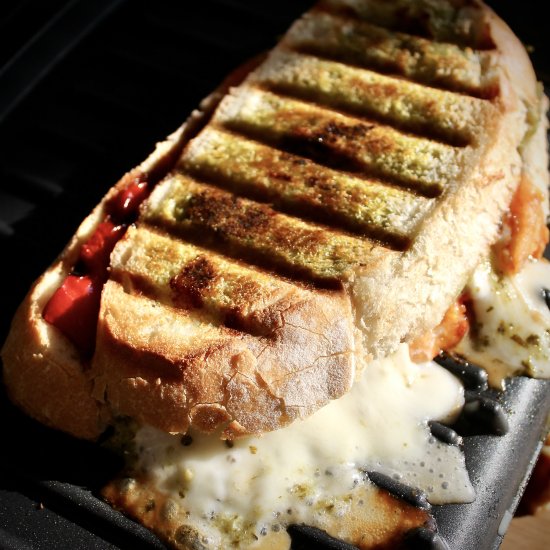 Pesto and Mozzarella Grilled Cheese