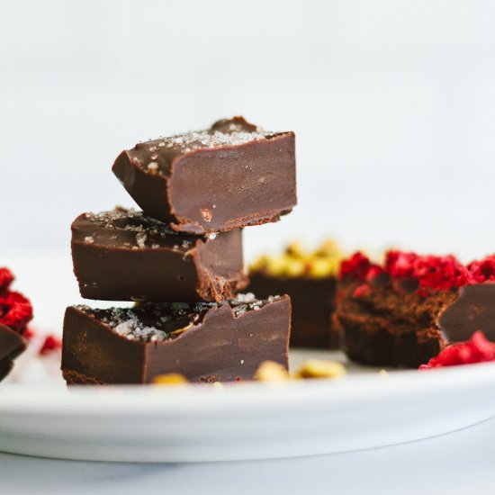 5 Ingredient Vegan Fudge