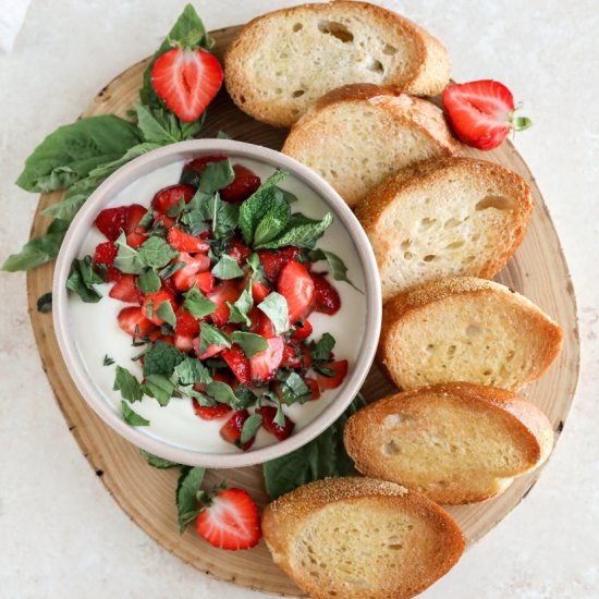 Crostini with Strawberry Goat Chees