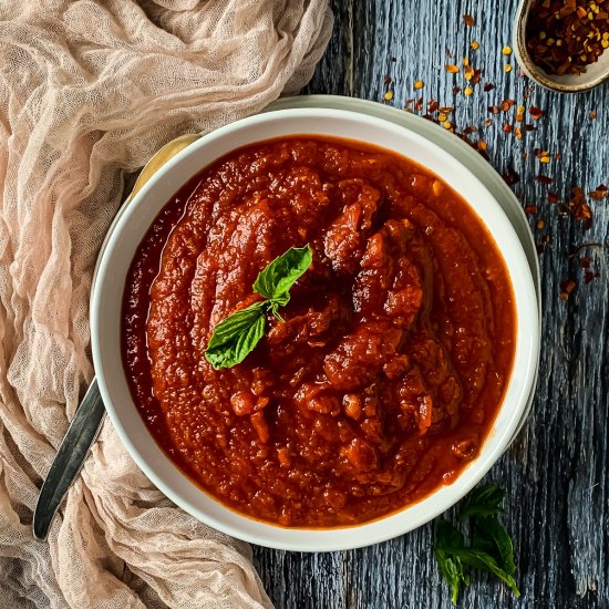 Sugo (classic Italian tomato sauce)