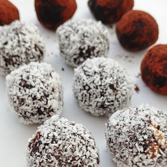 Chocolate & Coconut Energyballs