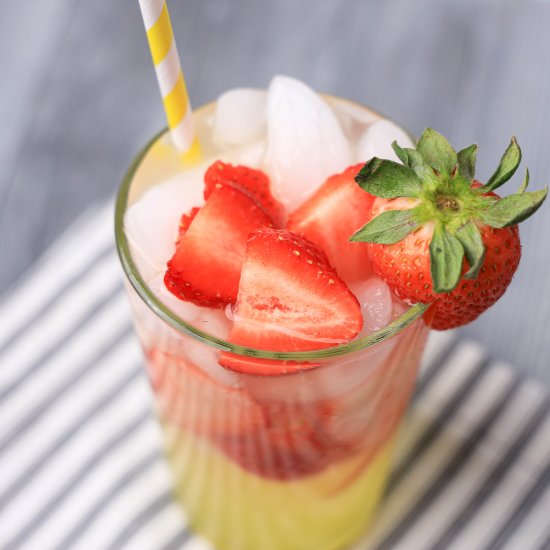 Limoncello Strawberry Lemonade