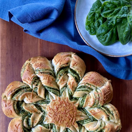 Spinach Artichoke Star Bread