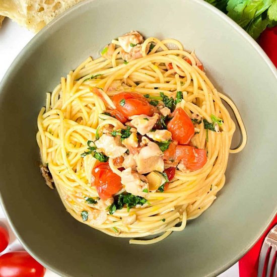 Spaghetti with Clams and Tomatoes