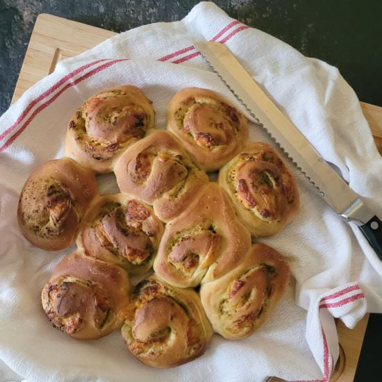 Sourdough cheese and pesto buns