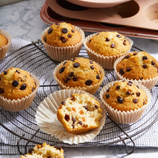 Fluffy Vegan Chocolate Chip Muffins