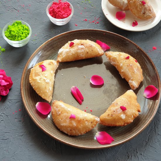 Holi Special Gujia Recipe