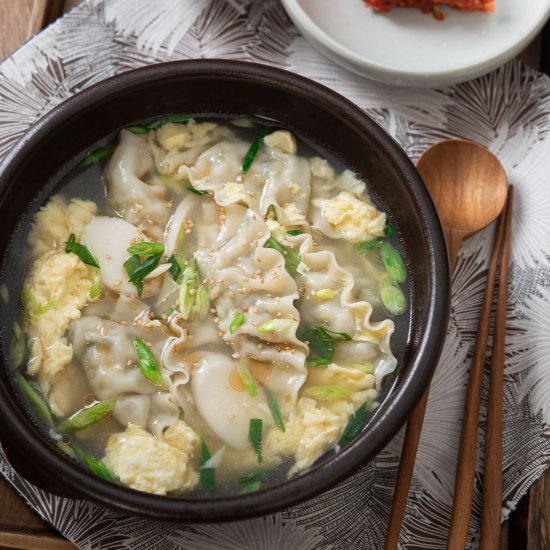 Korean Dumpling Soup