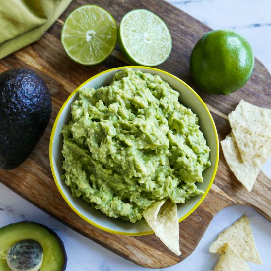 Easy 4 Ingredient Guacamole