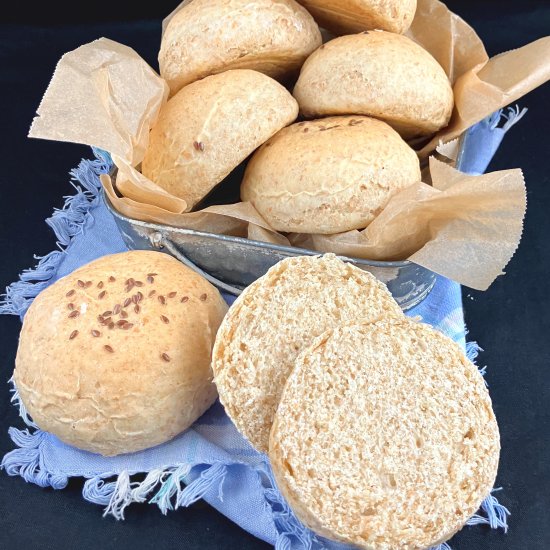 Wholegrain spelt & oat bread buns