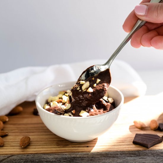 VEGAN AVOCADO-BANANA CHOCOLATE MOUS