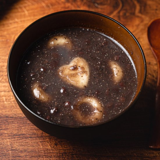 Black Sesame Zenzai with Tofu Dango