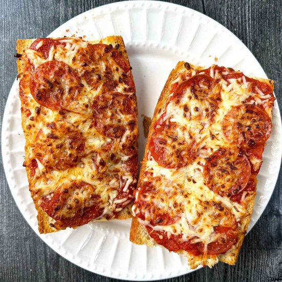 Easy Air Fryer French Bread Pizza