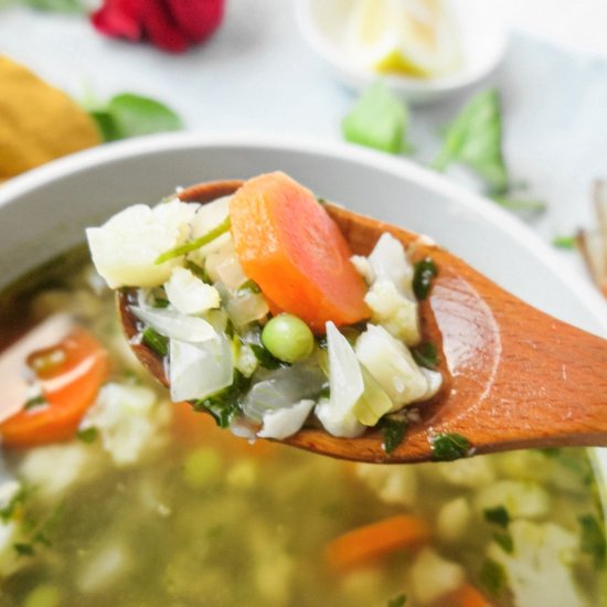 Simple Cauliflower Carrot Soup