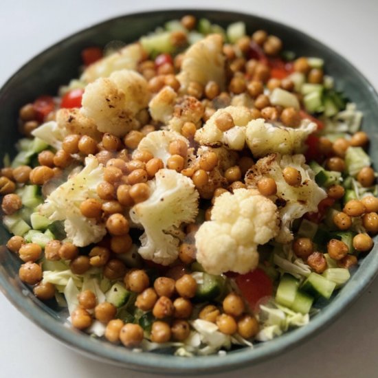 Warm salad with chickpeas