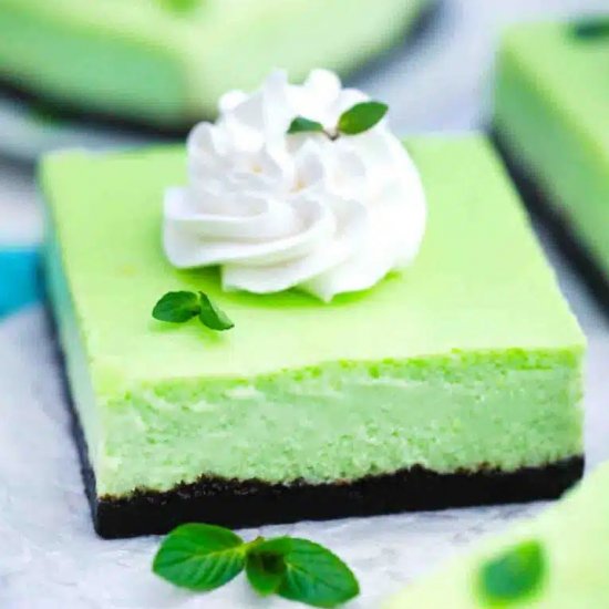 Oreo Mint Cheesecake Bars