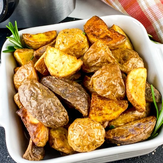 Air Fryer Rosemary Garlic Potatoes