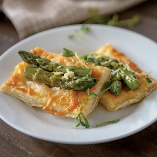 Asparagus Gruyere Puff Pastry Bites