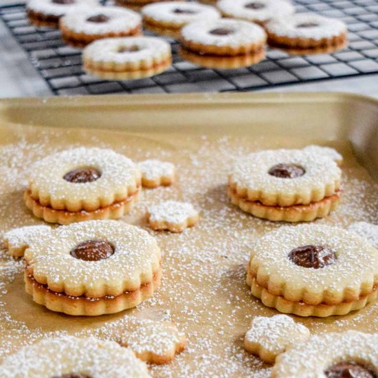 Linzer Cookies with Chocolate Hazel