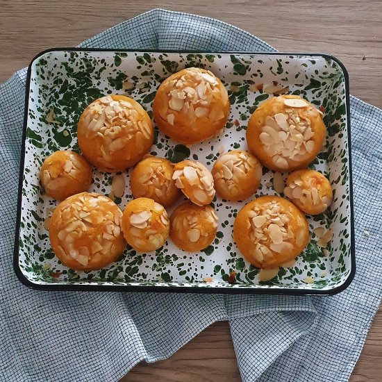 Mini carrot, orange, almond bites