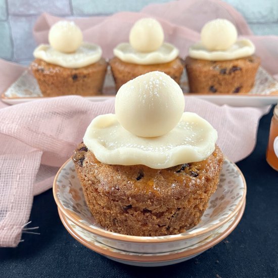 Spelt Mini Simnel Cakes