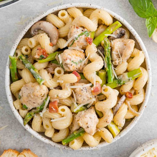 Creamy Chicken and Asparagus Pasta