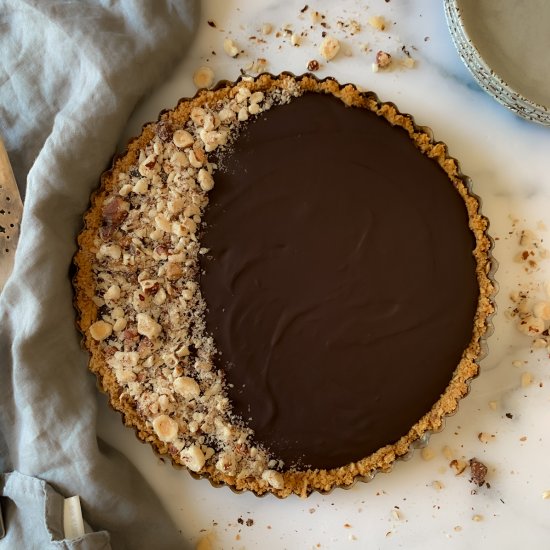 Nutella tart with roasted hazelnuts