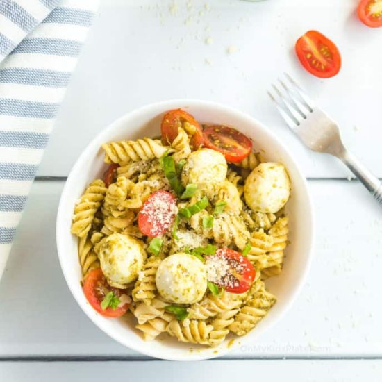 Easy Summer Pesto Pasta Salad