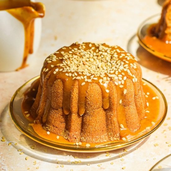 Date Bundt, Tahini Honey Caramel