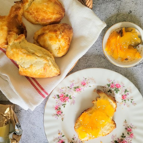 Easter scones with vanilla