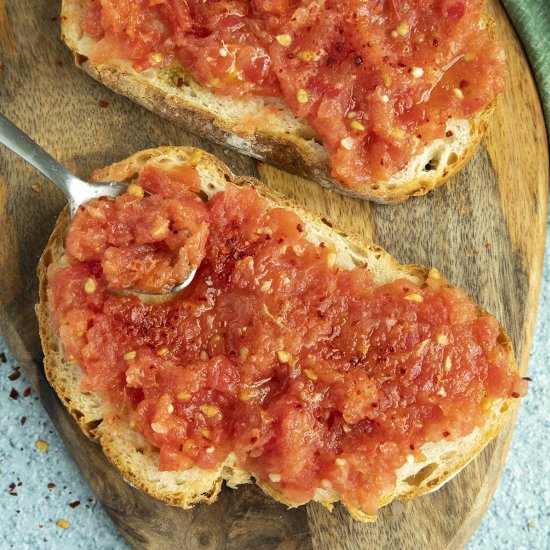 Pan con Tomate