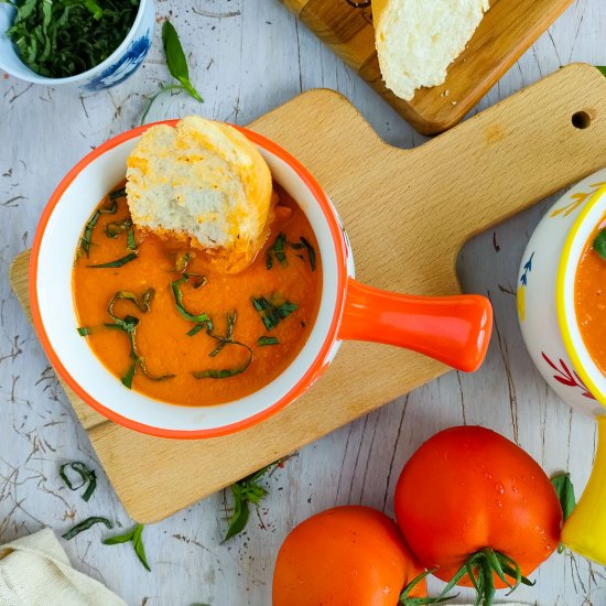 Creamy Roasted Garlic Tomato Soup