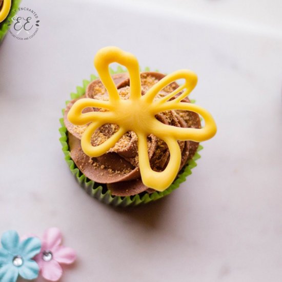 Mini Spring Flower Cupcakes