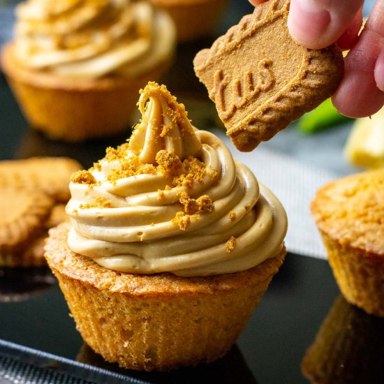 Biscoff Cupcakes With Frosting