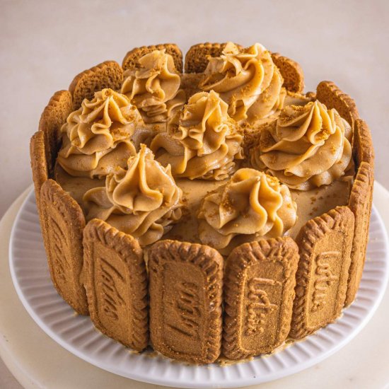 LOTUS BISCOFF CAKE WITH BUTTERCREAM