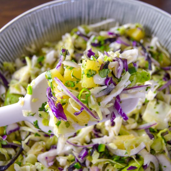 Crispy Mayo-Free Pineapple Slaw